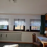 Haus Edelweiss 住宿加早餐酒店 3*