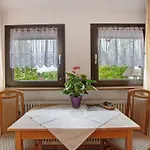 Haus Edelweiss 住宿加早餐酒店 3*