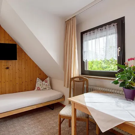Haus Edelweiss Bed & Breakfast *