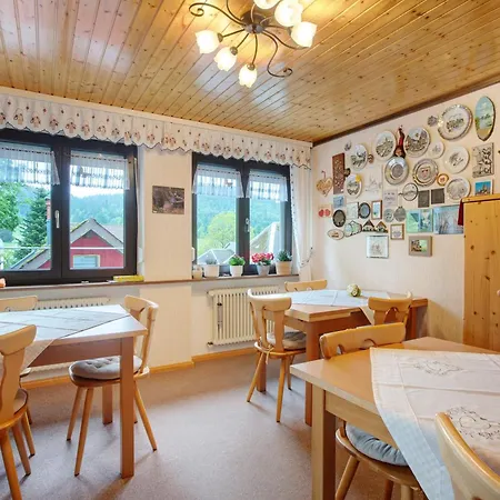 Haus Edelweiss 住宿加早餐酒店 3*